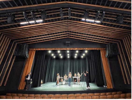 Basic Elements release new video “Shakin'”